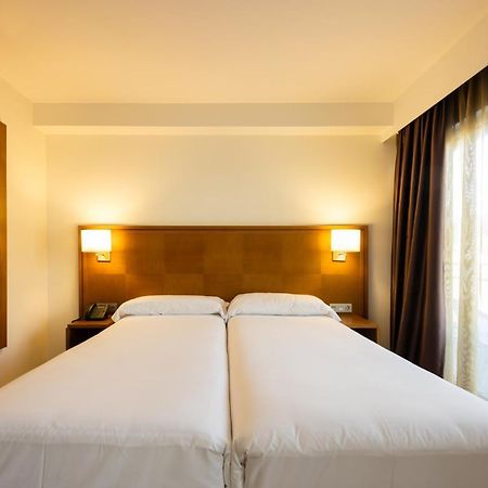 ויביירו Hotel Thalasso Cantabrico Las Sirenas 4 Superior מראה חיצוני תמונה