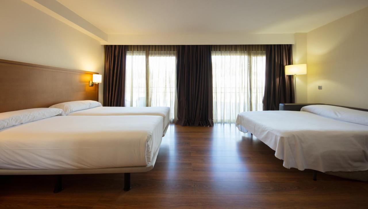 ויביירו Hotel Thalasso Cantabrico Las Sirenas 4 Superior מראה חיצוני תמונה