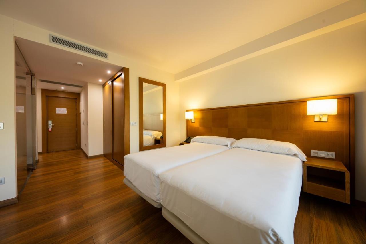 ויביירו Hotel Thalasso Cantabrico Las Sirenas 4 Superior מראה חיצוני תמונה