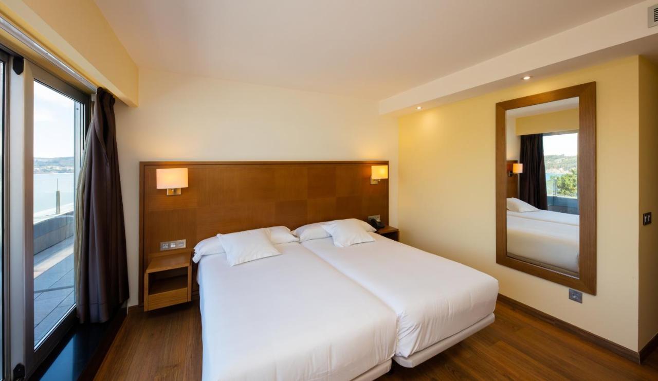 ויביירו Hotel Thalasso Cantabrico Las Sirenas 4 Superior מראה חיצוני תמונה