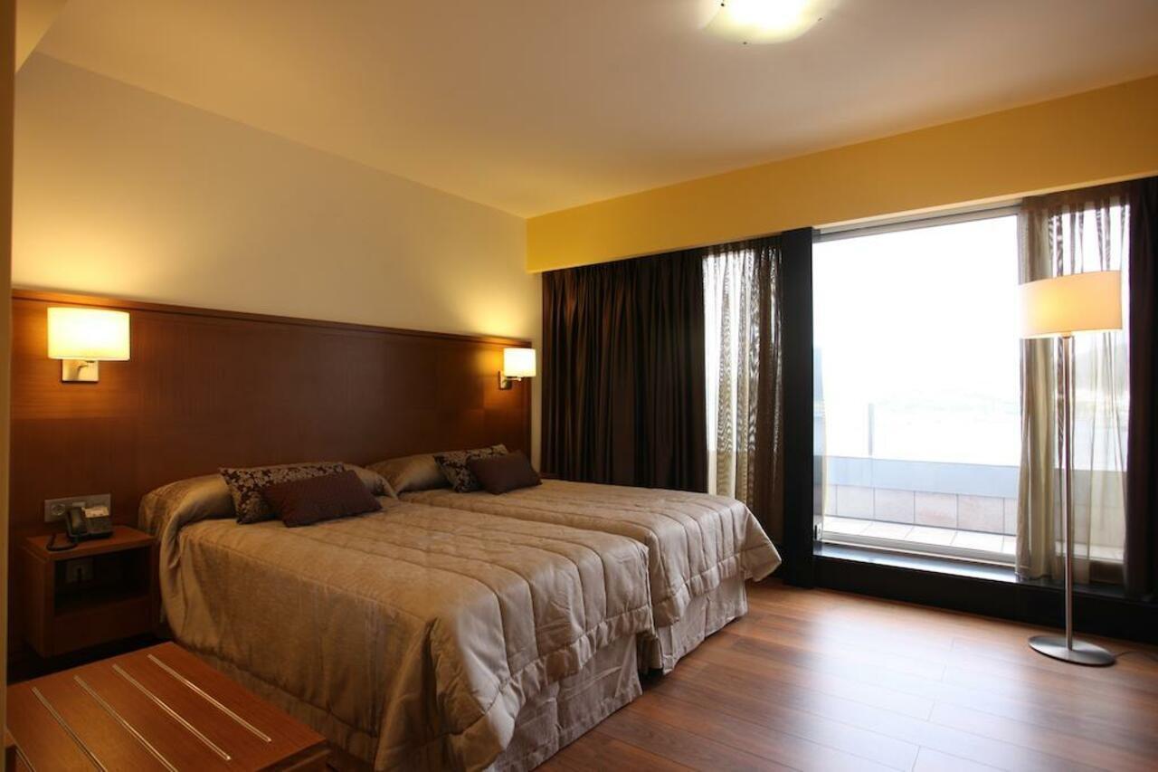 ויביירו Hotel Thalasso Cantabrico Las Sirenas 4 Superior מראה חיצוני תמונה