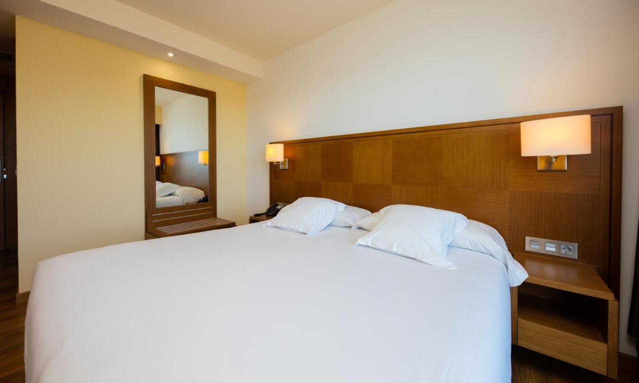 ויביירו Hotel Thalasso Cantabrico Las Sirenas 4 Superior מראה חיצוני תמונה