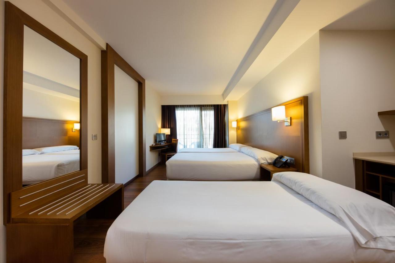 ויביירו Hotel Thalasso Cantabrico Las Sirenas 4 Superior מראה חיצוני תמונה