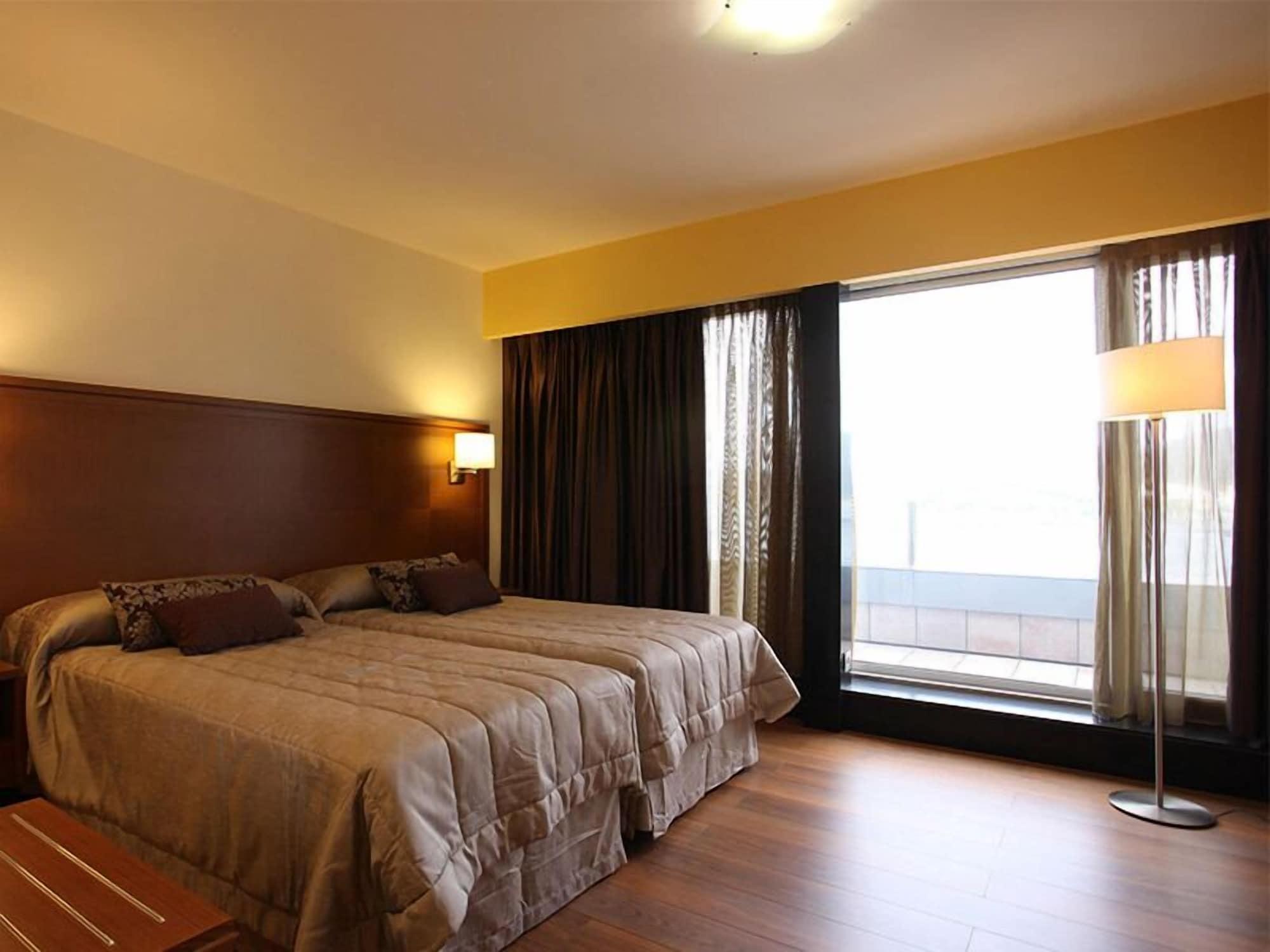 ויביירו Hotel Thalasso Cantabrico Las Sirenas 4 Superior מראה חיצוני תמונה