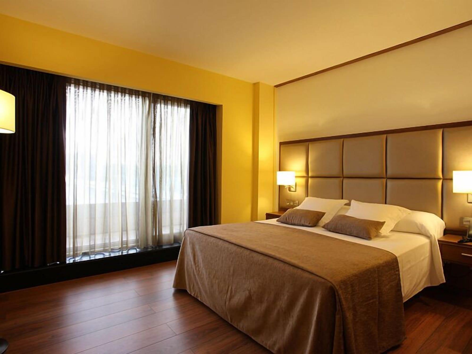 ויביירו Hotel Thalasso Cantabrico Las Sirenas 4 Superior מראה חיצוני תמונה