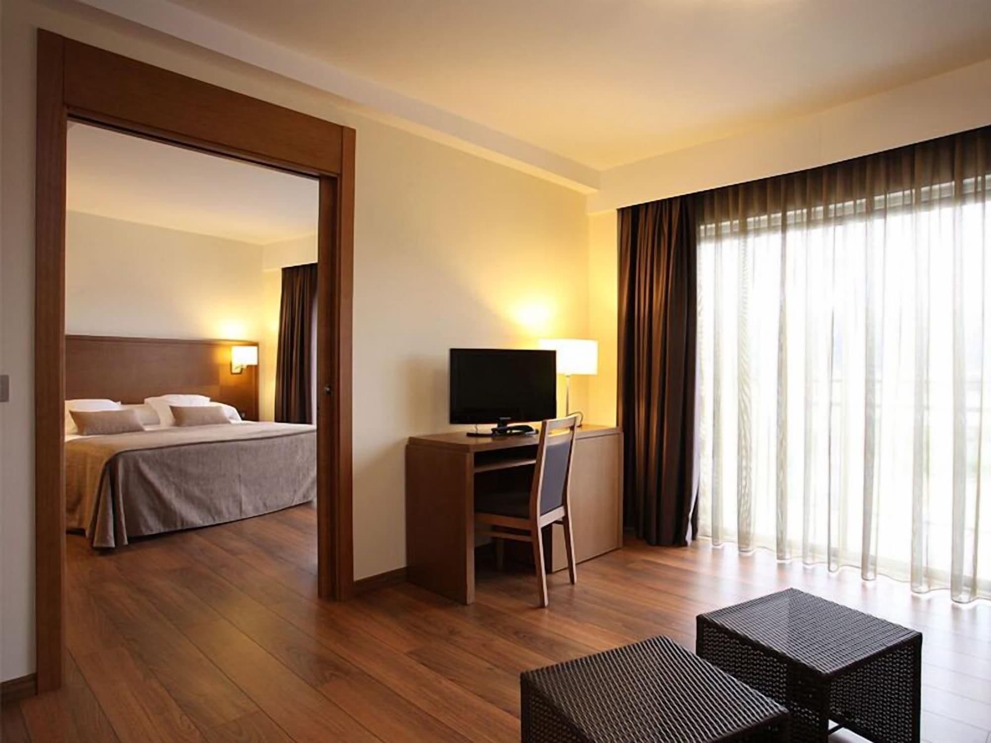 ויביירו Hotel Thalasso Cantabrico Las Sirenas 4 Superior מראה חיצוני תמונה